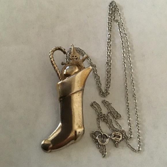 STERLING SILVER CHRISTMAS STOCKING PENDANT NECKLAC - Picture 1 of 7